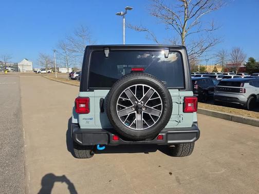 Earl Clearcoat 2023 Jeep Wrangler 4xe Sahara