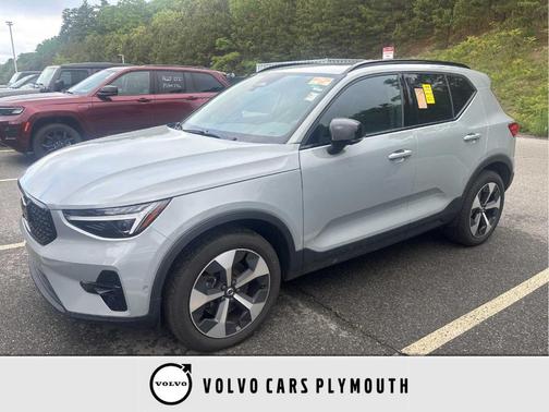 Metallic 2026 Volvo XC40 B5 Plus