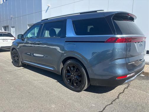 2024 Kia Carnival SX