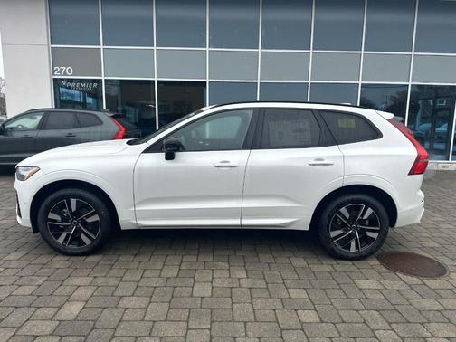 Crystal White Metallic 2026 Volvo XC60 B5 Plus