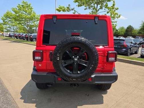 2022 Jeep Wrangler Unlimited Sahara Altitude