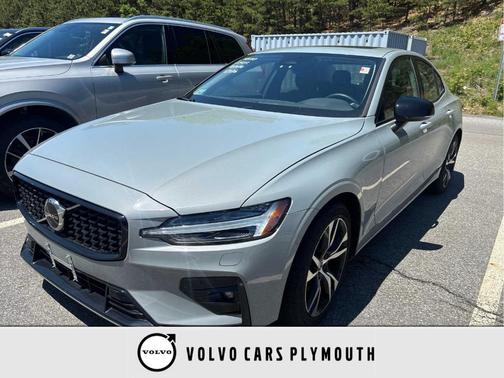 Gray 2024 Volvo S60 B5 Core Dark Theme