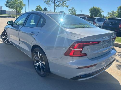 Gray 2024 Volvo S60 B5 Core Dark Theme