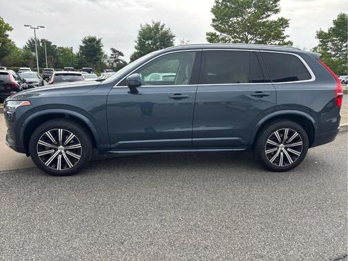 2023 Volvo XC90 B5 Core