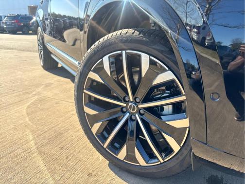 Black 2026 Volvo XC90 B6 Plus 7-Seater