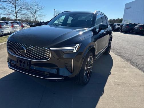 Black 2026 Volvo XC90 B6 Plus 7-Seater