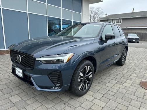 2026 Volvo XC60 B5 Plus