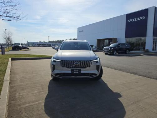 Bright 2025 Volvo XC90 B6 Plus 7-Seater