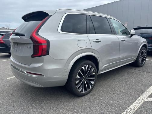 Bright 2025 Volvo XC90 B6 Plus 7-Seater