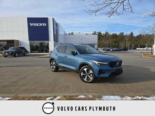 2024 Volvo XC40 CORE THEME