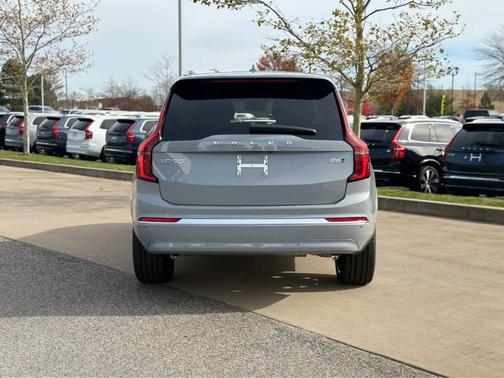 2026 Volvo XC90 B6 Ultra 7-Seater