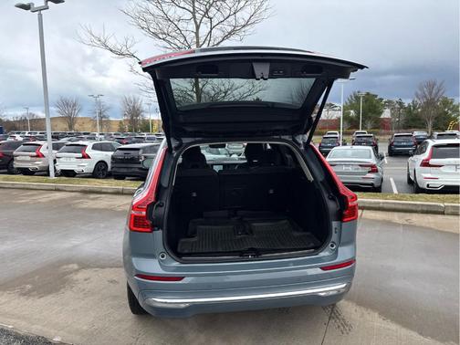 Thunder Gray Metallic 2023 Volvo XC60 B5 Plus Bright Theme