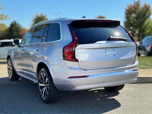 2026 Volvo XC90 B5 Core