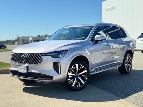2026 Volvo XC90 B5 Core