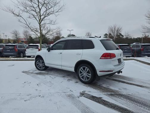 2016 Volkswagen Touareg TDI Lux