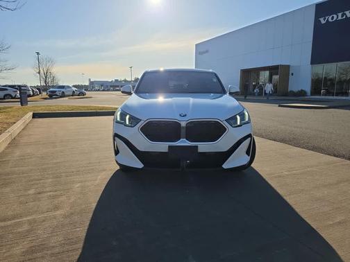 Alpine White 2025 BMW X2 xDrive28i