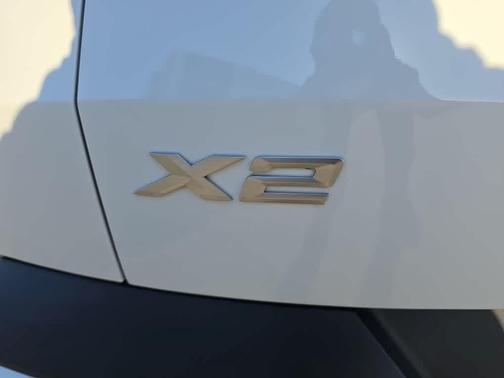 Alpine White 2025 BMW X2 xDrive28i