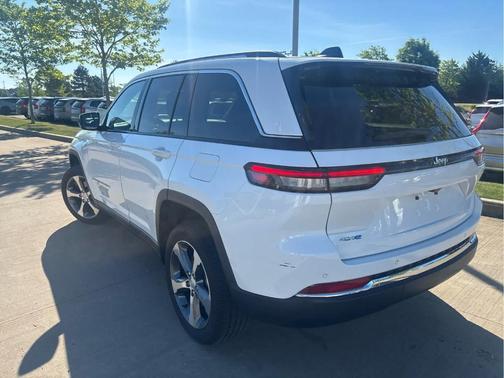 Bright White Clearcoat 2022 Jeep Grand Cherokee 4xe Base