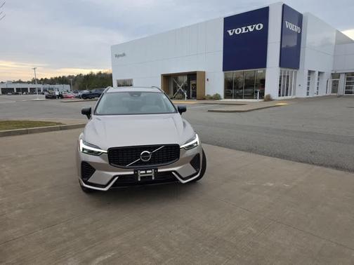 2025 Volvo XC60 Plug-In Hybrid T8 Plus