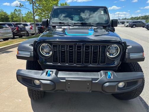 Black Clearcoat 2024 Jeep Wrangler 4xe Rubicon