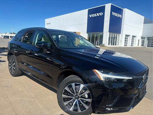 Onyx Black Metallic 2024 Volvo XC60 B5 Plus Dark Theme