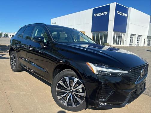 Onyx Black Metallic 2024 Volvo XC60 B5 Plus Dark Theme