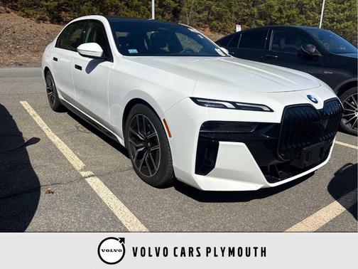 Alpine White 2025 BMW 740 i xDrive