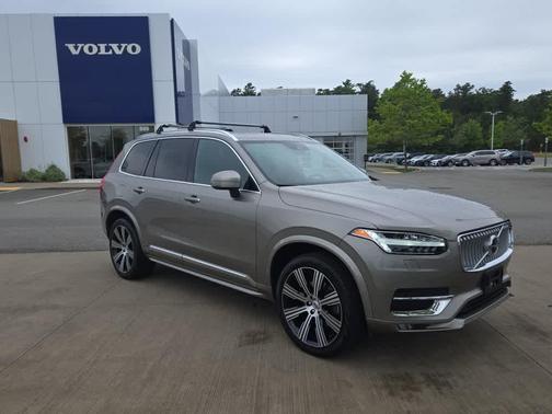 2022 Volvo XC90 T6 Inscription 7 Passenger