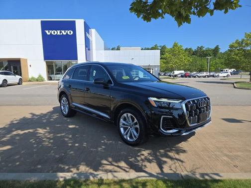 2025 Audi Q7 55 Premium Plus