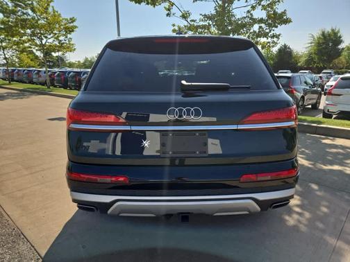 2025 Audi Q7 55 Premium Plus