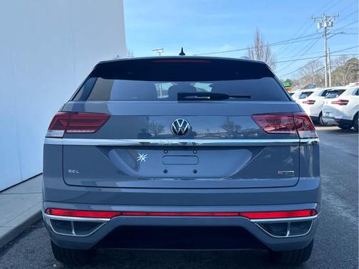 Pure Gray 2022 Volkswagen Atlas Cross Sport 2.0T SEL R-Line