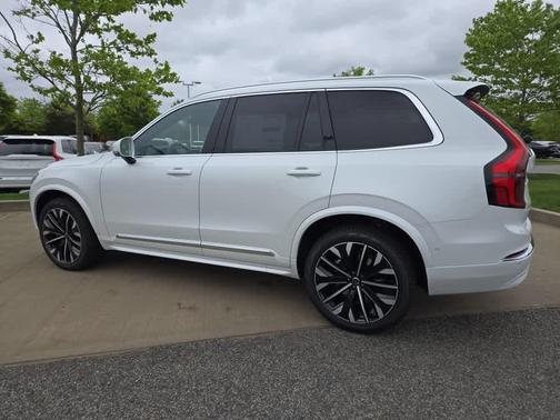 2025 Volvo XC90 B6 Plus 7-Seater