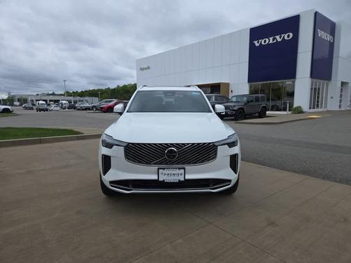 2025 Volvo XC90 B6 Plus 7-Seater