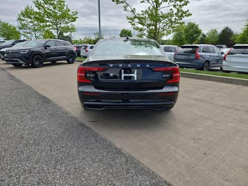 2025 Volvo S60 B5 Plus