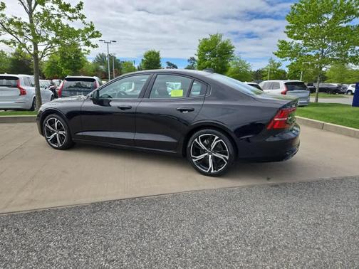 2025 Volvo S60 B5 Plus