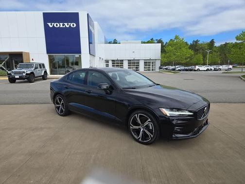 2025 Volvo S60 B5 Plus