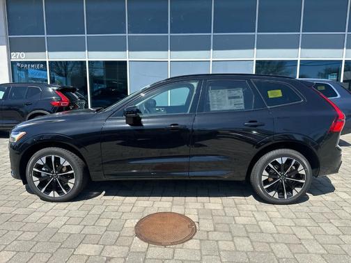 2026 Volvo XC60 B5 Plus