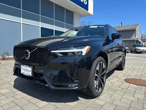 2026 Volvo XC60 B5 Plus