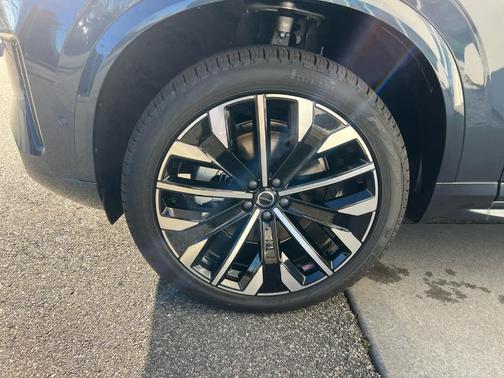 2026 Volvo XC90 B6 Ultra Dark Theme 7-Seater