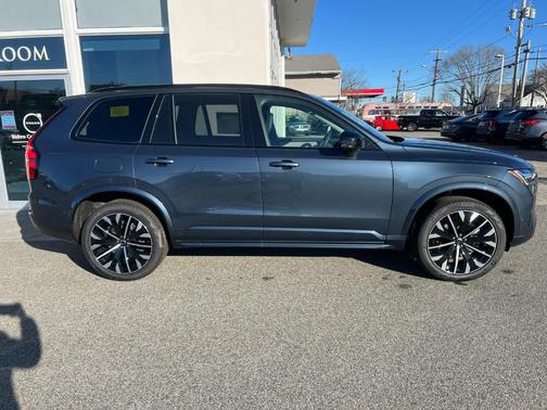 2026 Volvo XC90 B6 Ultra Dark Theme 7-Seater