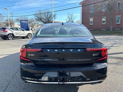 2025 Volvo S90 B6 Plus