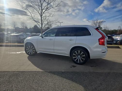 2023 Volvo XC90 B5 Core