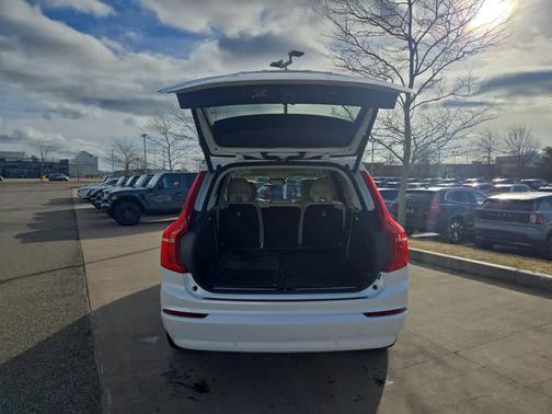 2023 Volvo XC90 B5 Core