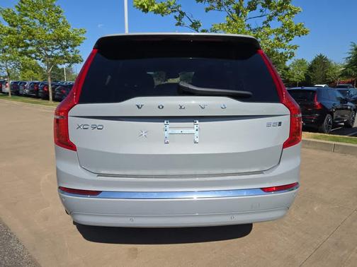 2024 Volvo XC90 B5 Core Bright Theme