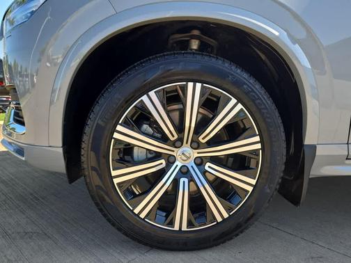 2024 Volvo XC90 B5 Core Bright Theme