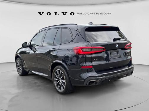 Carbon Black Metallic 2020 BMW X5 M50i