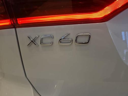 Crystal White 2026 Volvo XC60 Plug-In Hybrid T8 Ultra