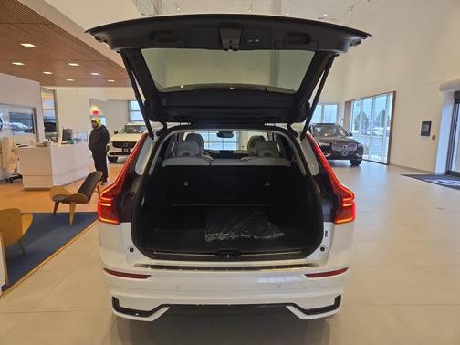 2026 Volvo XC60 Plug-In Hybrid T8 Ultra