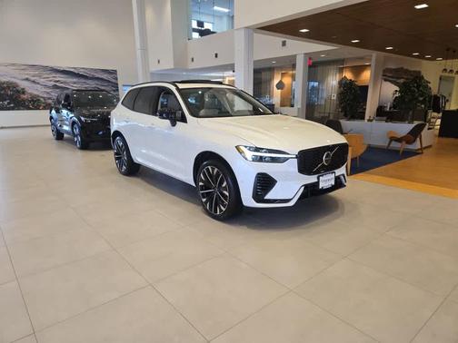 2026 Volvo XC60 Plug-In Hybrid T8 Ultra