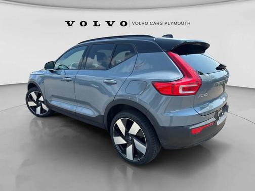 Thunder Gray Metallic 2023 Volvo XC40 Recharge Pure Electric Twin Plus